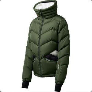 Perfect Moment Apres Duvet Puffer Funnel Neck Ski Jacket